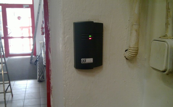 kontrola dostępu do hali magazynowej